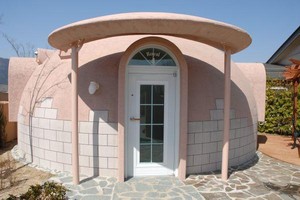 Ấn tượng với những ngôi nhà phong cách “Bảy viên ngọc rồng” được làm từ xốp