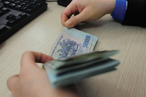 Trong bối cảnh hiện nay, việc tăng vốn là không dễ dàng, đặc biệt với các ngân hàng nhỏ