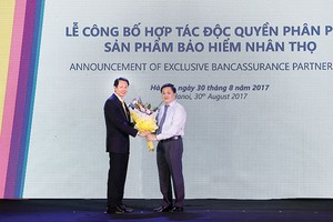 Sau thương vụ chuyển nhượng 50% cổ phần trong liên doanh bảo hiểm VietinAviva cho phía Aviva, VietinBank tiếp tục hợp tác độc quyền phân phối với Aviva Việt Nam