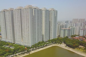 Mật độ xây dựng tại Khu đô thị Linh Đàm hiện nay khá dày đặc - Ảnh: Dũng Minh