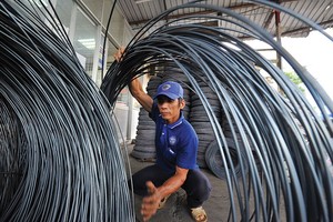 Sau giá cát, giá thép cũng nối gót tăng mạnh trong thời gian qua. Ảnh: Gia Huy