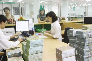 Sau 6 tháng đầu năm, không ít ngân hàng đã dùng gần cạn hạn mức tín dụng được cấp 