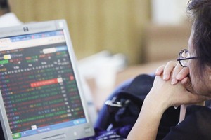 Ứng xử ra sao với các DN phát hành chui… tăng vốn?