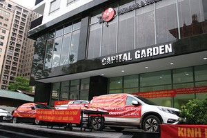 Dư dân Chung cư Capital Garden phản đối chủ đầu tư vì biến tầng cây xanh, kỹ thuật thành tầng căn hộ để bán. Ảnh: Nguyễn Thành
