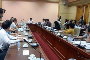 Thứ trưởng Bộ Y tế vẫn lo gian lận khi giảm thủ tục công bố phù hợp an toàn thực phẩm