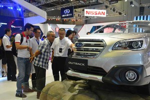 Dân Việt thiệt thòi khi ô tô giảm giá, phí trước bạ không giảm