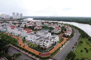 Trong khi đó, phân khúc đất nền, nhà phố giao dịch khá sôi động. Ảnh: Đức Thanh