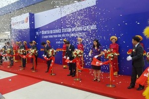 Trạm xăng dầu Idemisu Q8 đầu tiên thuộc Liên doanh giữa Kuwait Petroleum và Idemitsu, Nhật Bản đã khai trương tại KCN Thăng Long, Hà Nội.