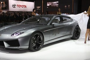 Lamborghini Estoque là concept từng được kỳ vọng đi vào sản xuất nhưng chỉ dừng lại là sản phẩm trưng bày năm 2008