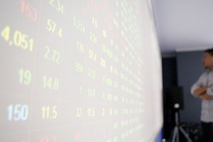 Chín tháng đầu năm nay, UBCK tiến hành 50 cuộc thanh, kiểm tra, ban hành 8 quyết định xử phạt vi phạm hành chính 