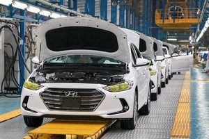 Dây chuyền lắp ráp xe du lịch tại Công ty Hyundai - Thành Công.