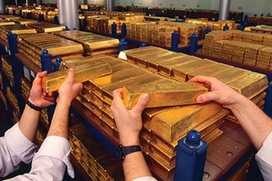 Sàn London thất thế, vàng đi tìm "chợ mới"