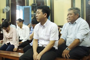 Các bị cáo tại tòa hôm nay. Ảnh: Hải Duyên.