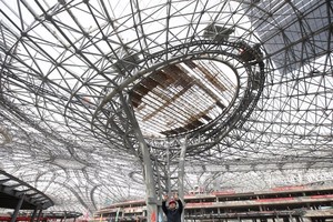 Với tổng vốn đầu tư 12 tỷ USD, sân bay quốc tế Đại Hưng Bắc Kinh nằm cách trung tâm thủ đô Trung Quốc 46 km về phía nam. Đây sẽ là sân bay lớn nhất thế giới, được xây dựng để giảm bớt áp lực cho Sân bay quốc tế Thủ đô Bắc Kinh ở phía đông bắc đang thường xuyên quá tải.