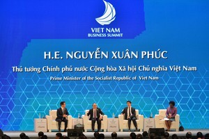 Thủ tướng Nguyễn Xuân Phúc: Chính phủ kiến tạo để doanh nghiệp an tâm kinh doanh