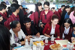 Một trong các buổi mở bán đất nền Long Thành của Alibaba