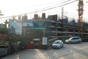 Một số cổ đông DCS thắc mắc về việc Công ty chuyển nhượng Dự án Tây Hồ Riverview. Ảnh: Dũng Minh