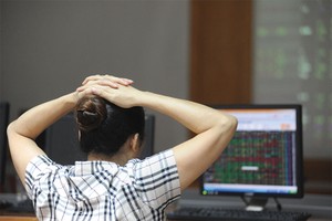 Lo vi phạm tinh vi trên thị trường chứng khoán