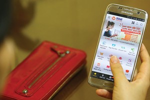 Đảm bảo an ninh không gian mạng là một phần không thể thiếu để bảo vệ khách hàng/ngân hàng 
khi sử dụng ngân hàng số