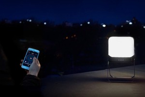 Biolite Baselantern, đèn thông minh giúp cắm trại không lạc đường về