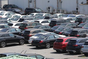 Thị trường ô tô “ồn ào” trước Nghị định 116
