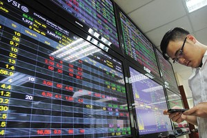 VN-Index 1.000 điểm: Nửa thị trường bị... bỏ quên