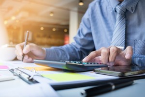 Ồ ạt lên sàn, doanh nghiệp bất động sản 'mơ' thoát bóng ngân hàng