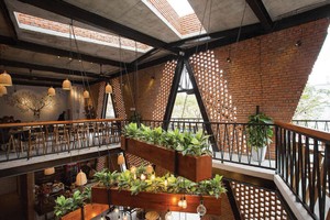 Quán cà phê Mưa Nơi ánh nắng ngập tràn