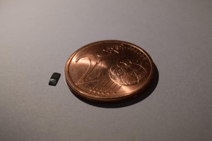 Bác sĩ robot tí hon có thể bò như sâu trong cơ thể con người