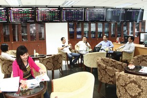 Cổ phiếu bất động sản tăng mạnh trong năm 2017