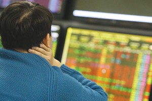 Một số liệu thống kê cho thấy, mỗi năm, tỷ lệ 
doanh nghiệp niêm yết có điều chỉnh số liệu 
tài chính sau kiểm toán lên đến 60-70%