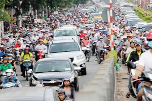 Vấn nạn kẹt xe nghiêm trọng đang ảnh hưởng tiêu cực tới bất động sản khu trung tâm TP.HCM. Ảnh: Gia Phú