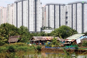 Còn hàng chục ngàn hộ dân đang trông ngóng nhà ở xã hội. Ảnh: Lê Toàn
