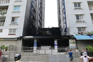 Vụ cháy Chung cư Carina để lại bài học đắt giá cho thị trường căn hộ. Ảnh: Lê Toàn