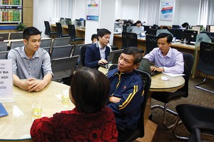 Nhiều cổ phiếu vốn hóa lớn, thuộc nhóm dẫn dắt thị trường cũng có diễn biến giảm giá