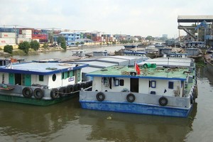 Tuyến kênh Lấp Vò - Sa Đéc đang quá tải. Ảnh: A.M