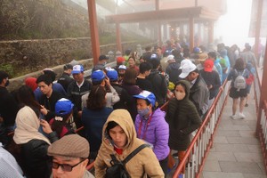 Sa Pa tấp nập khách ngày đầu nghỉ lễ