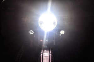 Mối nguy hại khi thay đèn siêu sáng cho xe máy, môtô ở Việt Nam