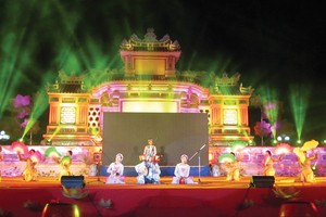 Để Huế hết buồn...