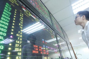 HNX tạm dừng giao dịch 17 cổ phiếu trên UPCoM