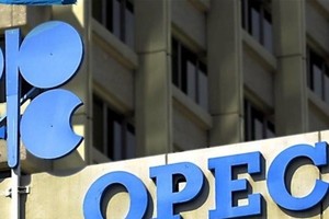 OPEC và Nga chuẩn bị ngừng thỏa thuận giảm sản lượng dầu