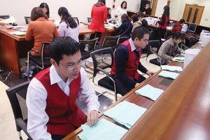 HNX: 5 tháng, bán được 63% cổ phần đấu giá