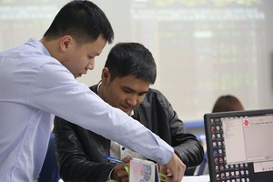 Khi sức cầu không tăng mà nguồn cung chứng khoán tăng mạnh, chỉ số rơi là hậu quả chung với thị trường