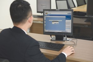 Với nhà đầu tư, đặc biệt là nhà đầu tư chứng khoán, thông tin là tiền, thậm chí là rất nhiều tiền