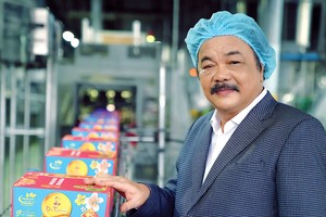 "Sự trong sáng, tri thức, bản lĩnh 
và lòng tự tin của một doanh nhân hướng tới tương lai mới giúp ta ngẩng cao đầu trong thế giới phát triển hội nhập".
