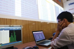 VN-Index khó quay về đáy 910 điểm