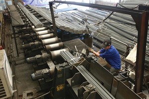 Chiến tranh thương mại Mỹ - Trung: Doanh nghiệp thép “ngồi trên đống lửa”