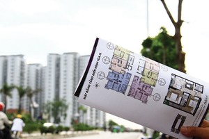 Người mua nhà cần quan tâm tới tính pháp lý của dự án trước khi quyết định xuống tiền. Ảnh: Thanh Huyền 