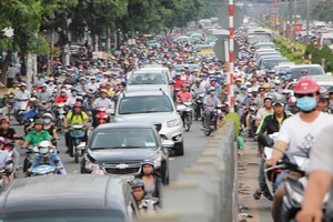 Vùng lõi trung tâm TP.HCM đang ngày càng quá tải. Ảnh: Gia Huy