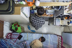 Giá nhà đắt đỏ, nhiều người Hồng Kông chấp nhận sống “ngoài pháp luật”